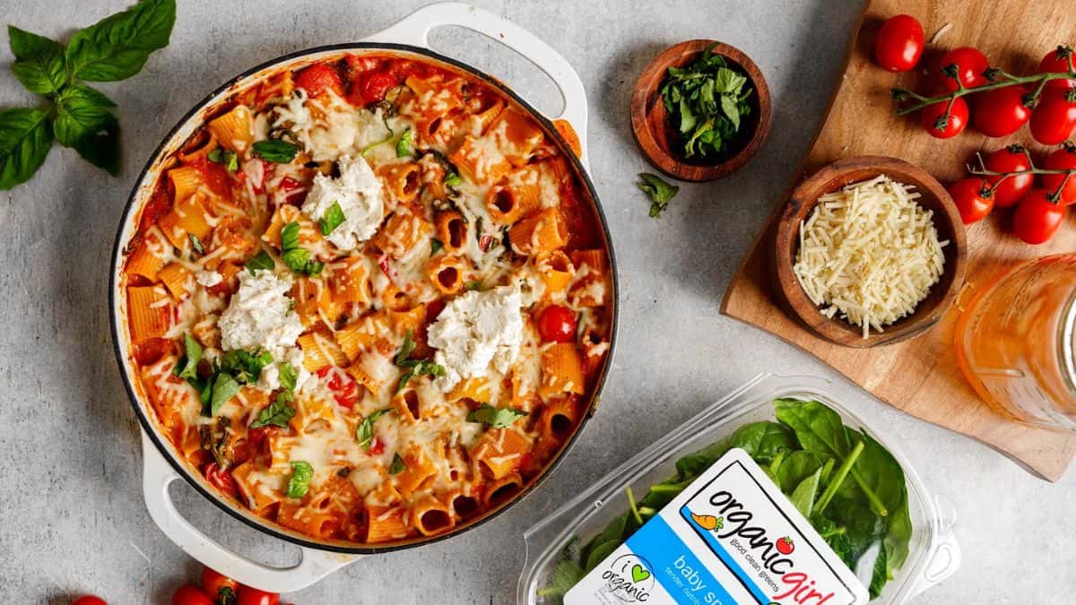 Freshly cooked one pot easy vegan pasta bake