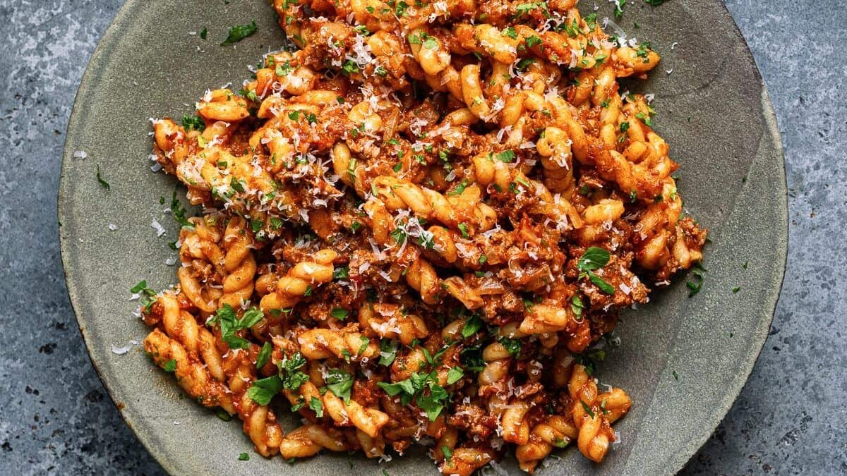 A serving of one pot ground beef pasta