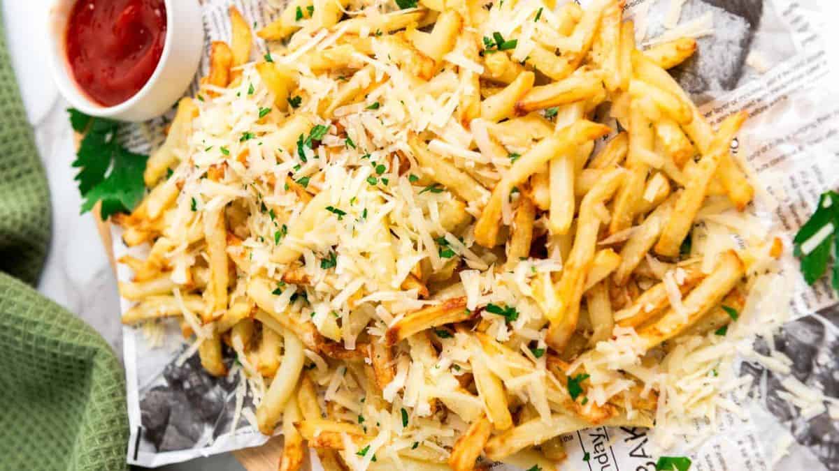 A serving of parmesan truffle fries.