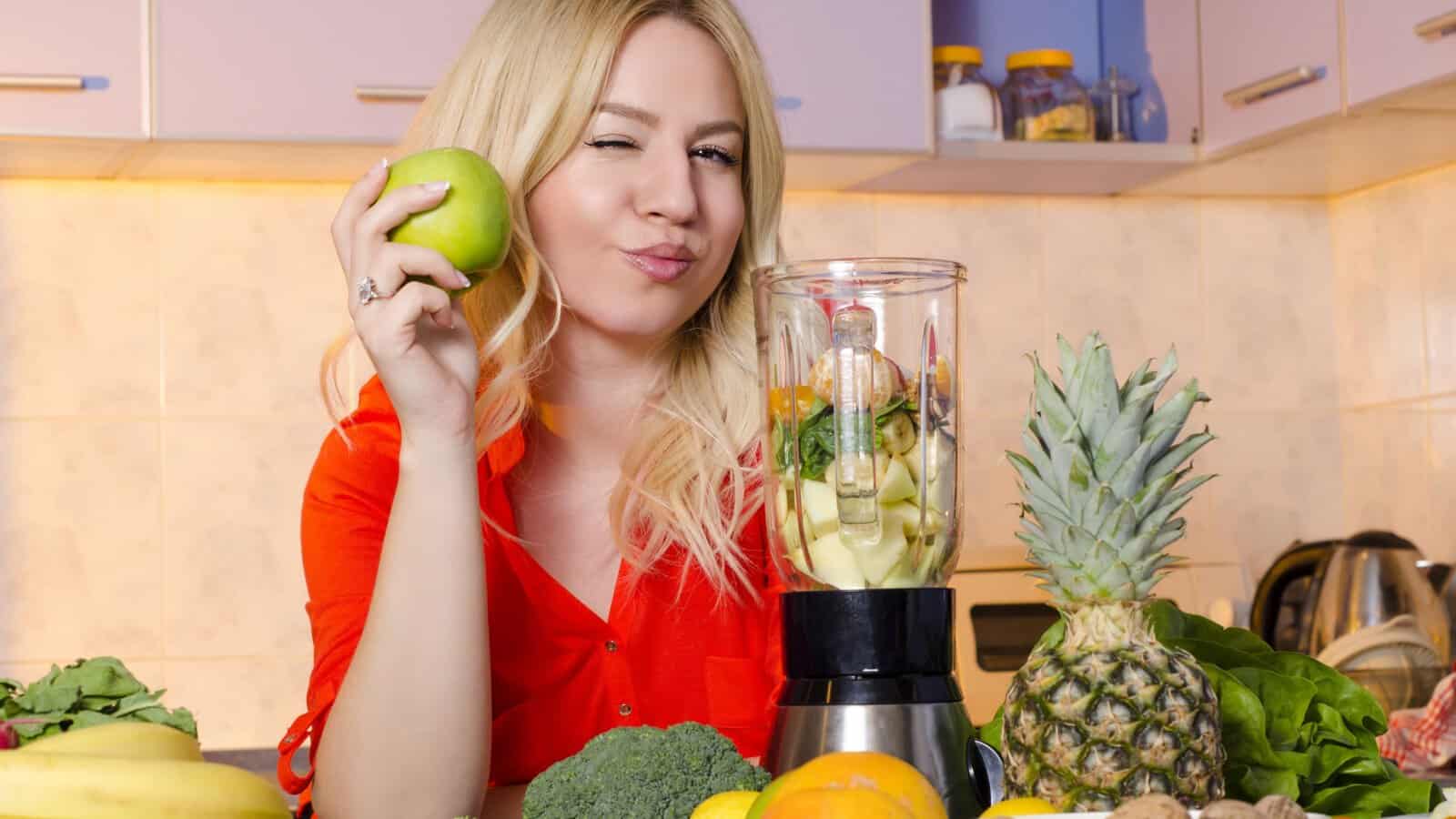 healthy smoothie fruit blender wink