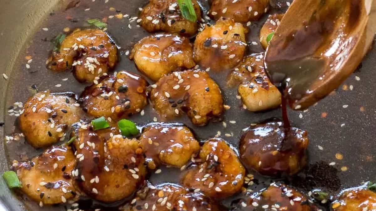 20 Minute Teriyaki Shrimp in a pan. 