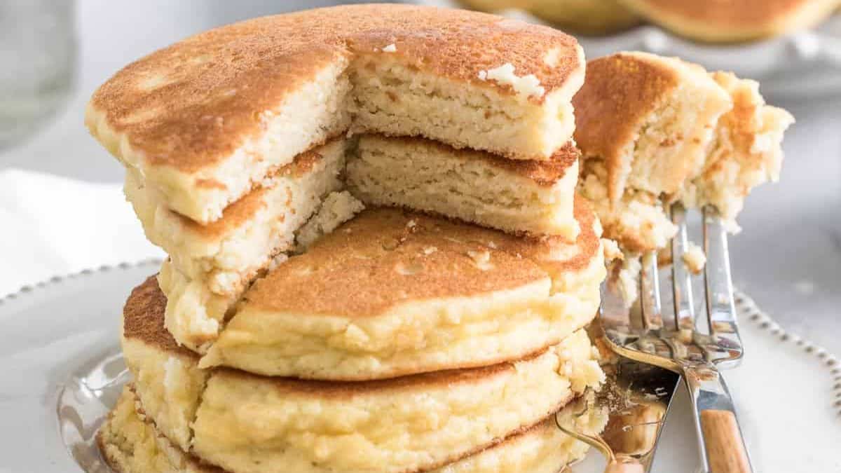 A stack of Fluffy Keto Pancakes on a plate.