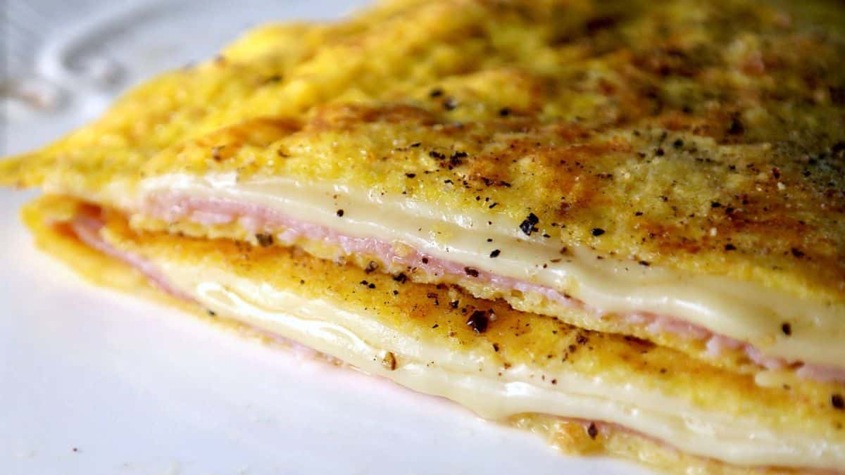 Ham & Cheese 5 Minute Egg Crêpe