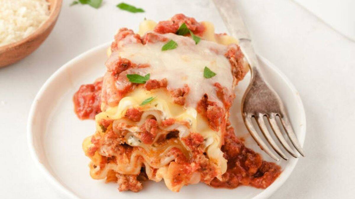 A single serving of Lasagna Roll Ups on a plate.