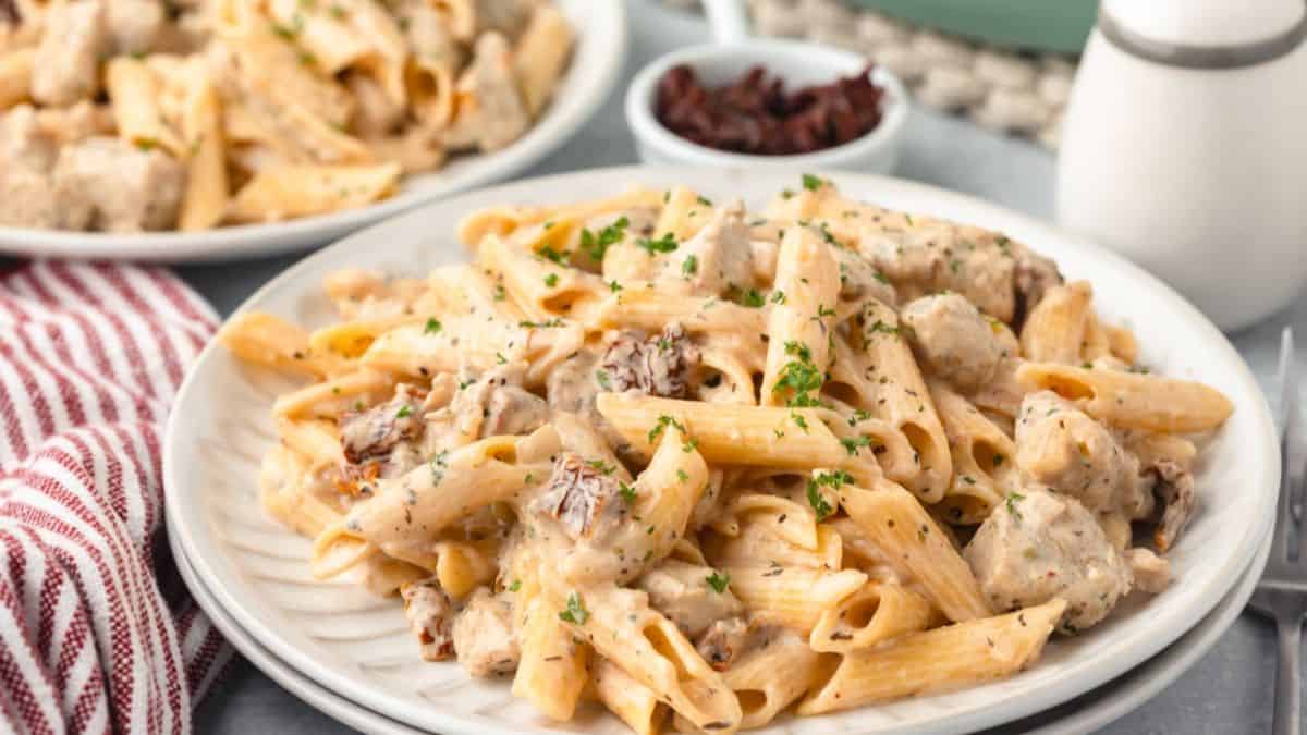 Sundried Tomato Chicken Pasta served on a plate.
