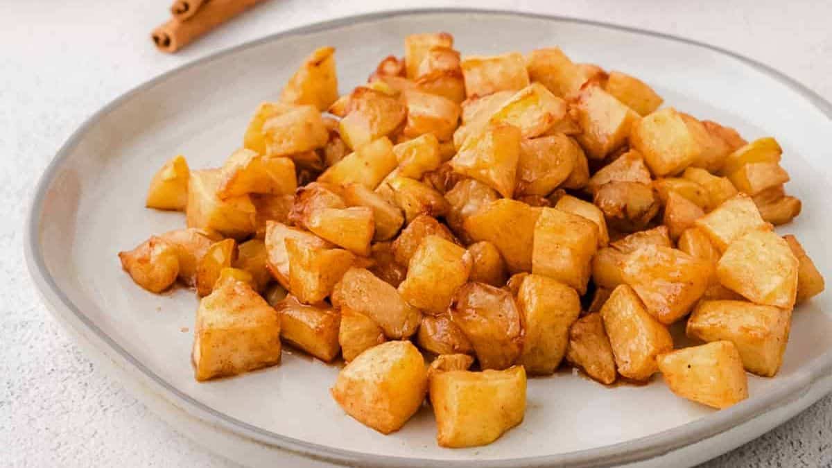 A plate of air fryer apples