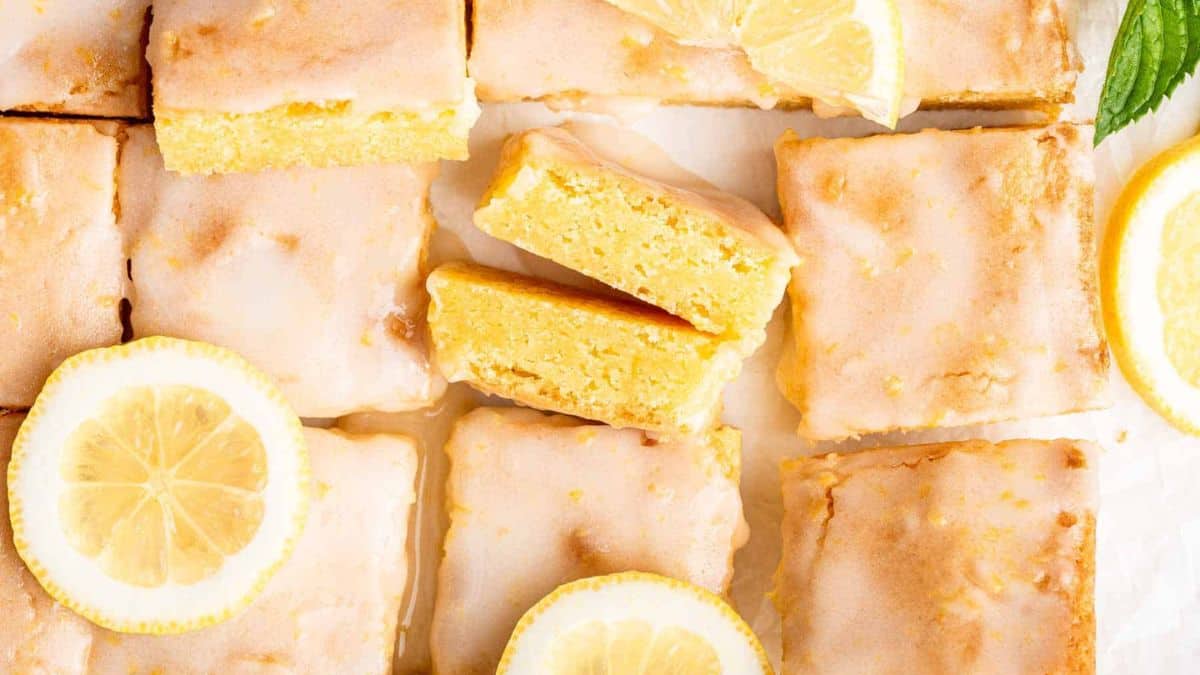 A few pieces of Lemon Brownies.