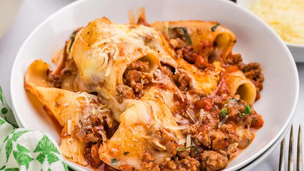 A serving of Paccheri Pasta.