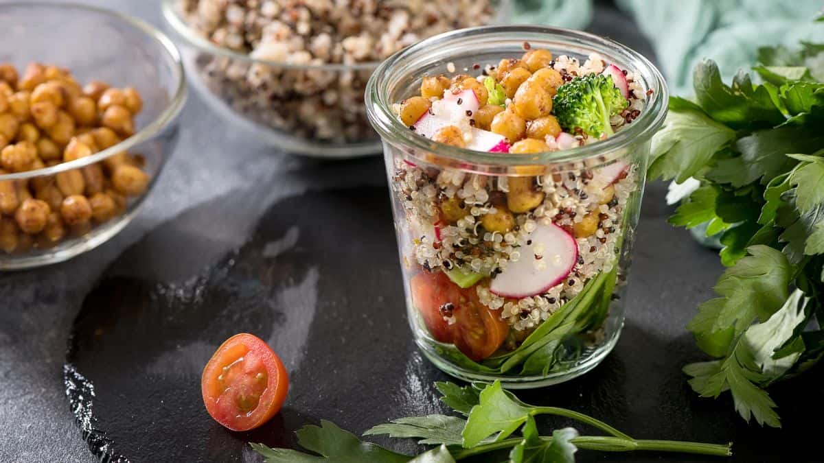Quinoa Salad with Chickpeas
