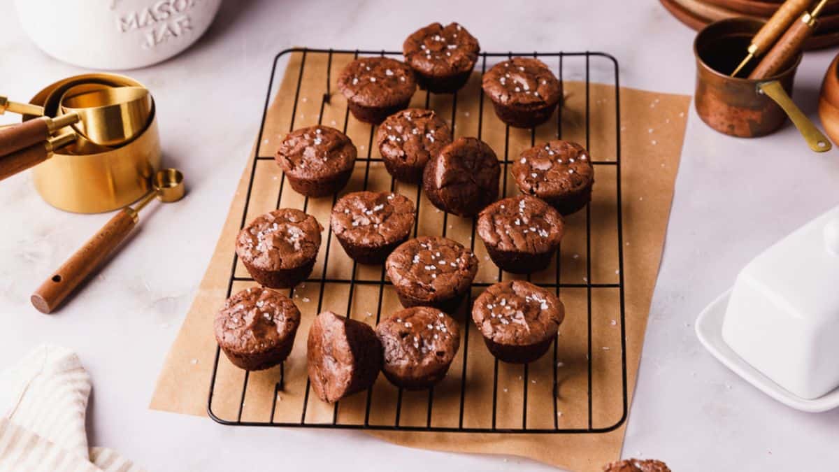 Simple and Fudgy Mini Brownie Bites Recipe