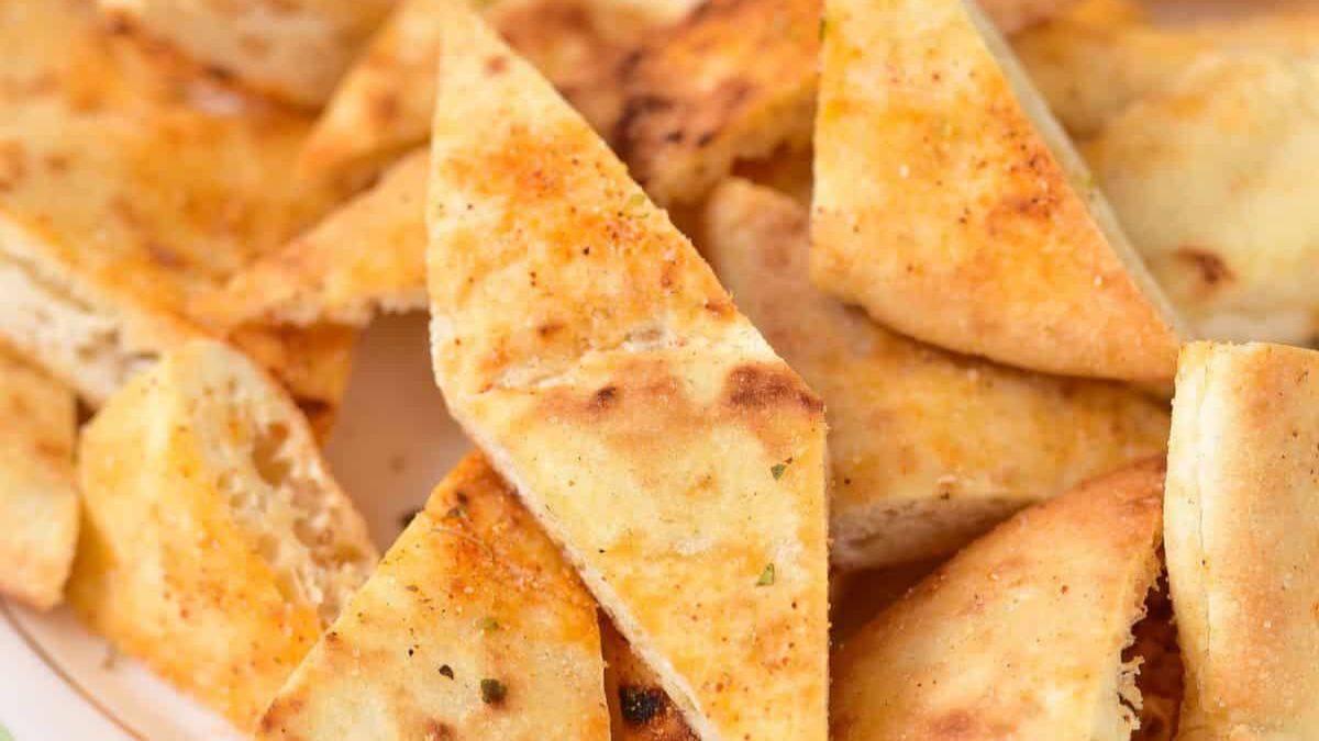 A serving of Air Fryer Pita Chips.