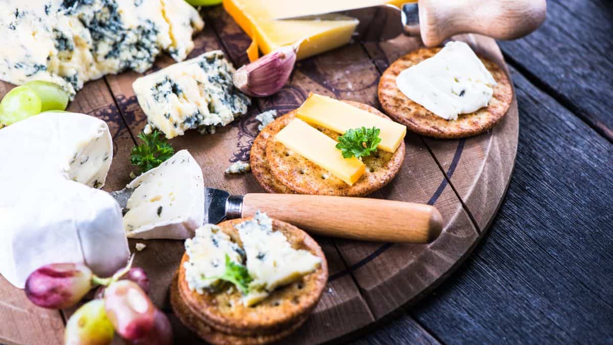 cracker and cheese board