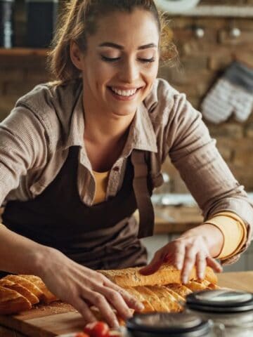 woman with bread in the kitchen
