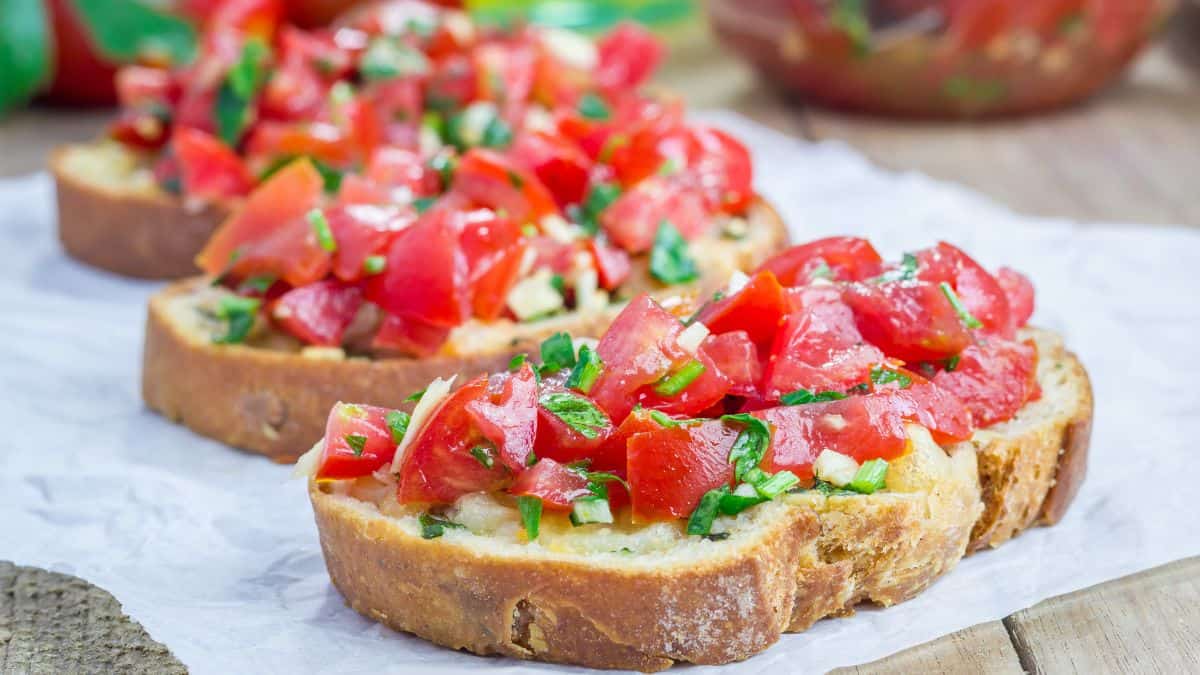 Bruschetta with Tomato and Basil