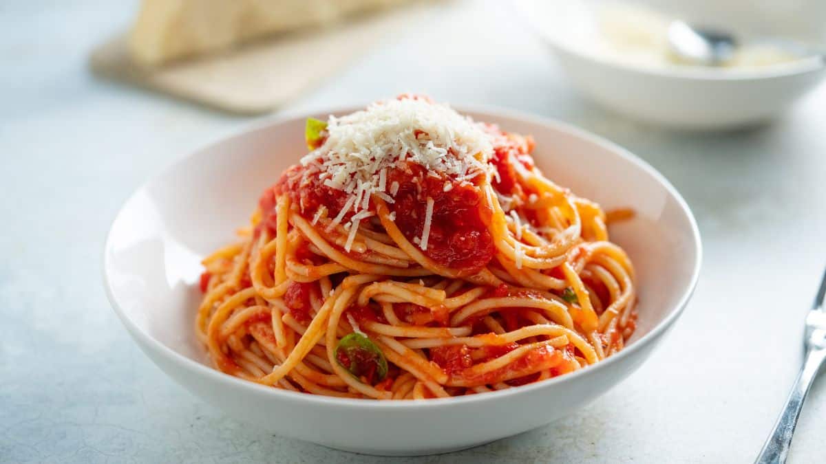 Spaghetti with sauce