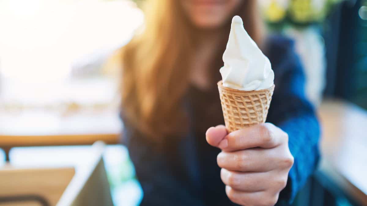 soft serve ice cream cone
