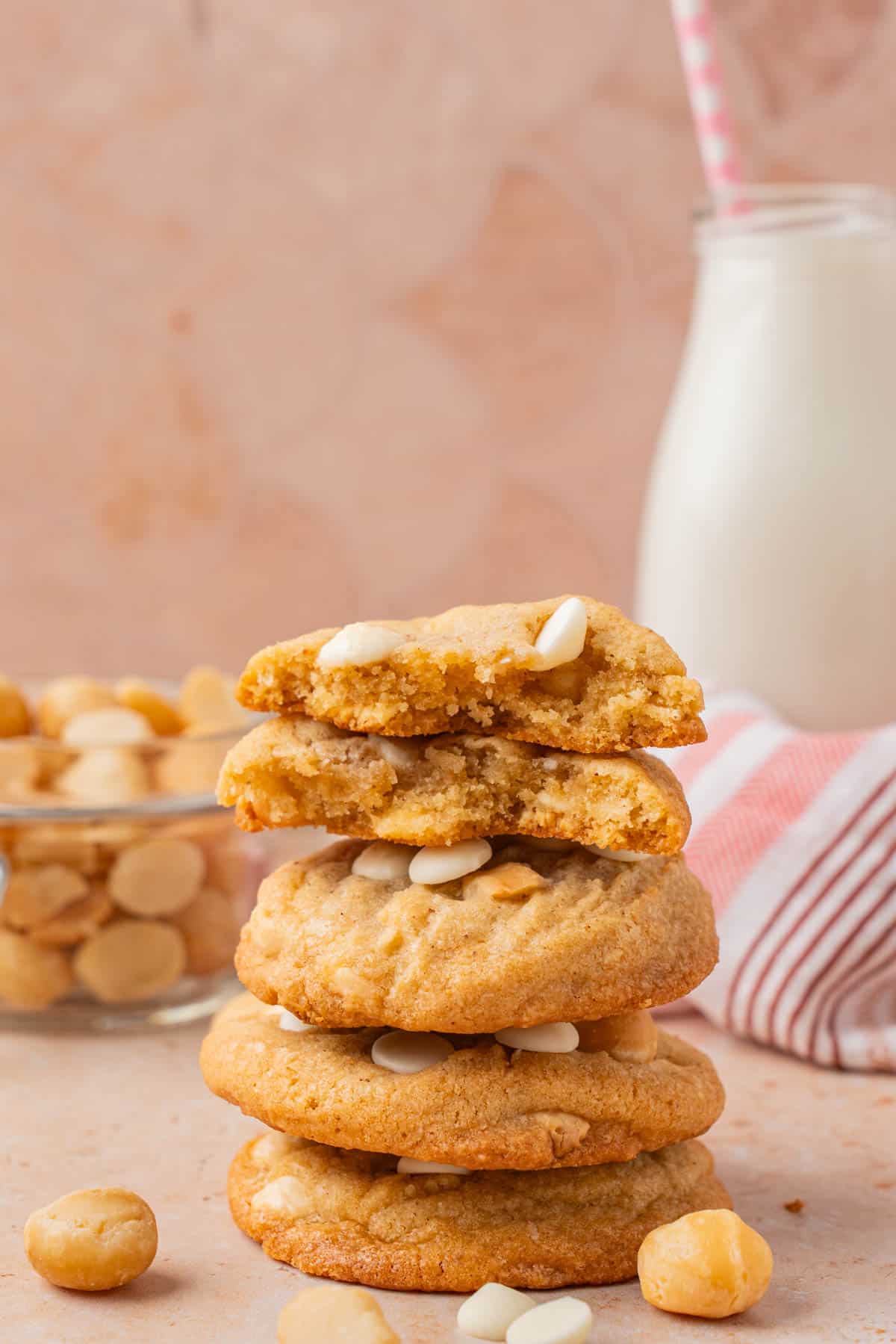 A stack of 5 cookies, complete with texture view.