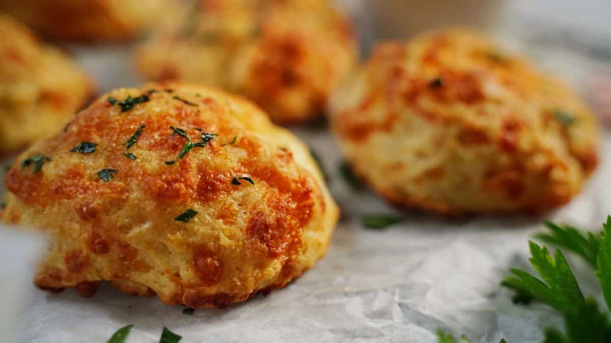 Cheddar Bay Biscuits