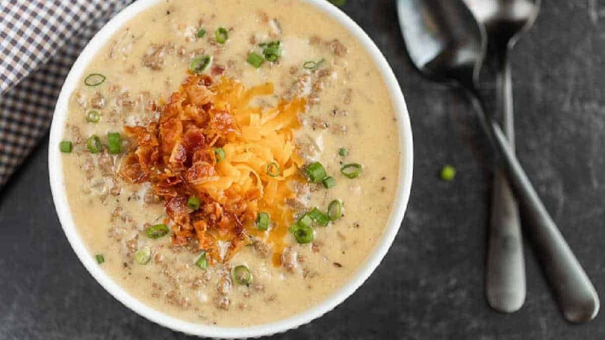 Easy Keto Cheeseburger Soup Recipe