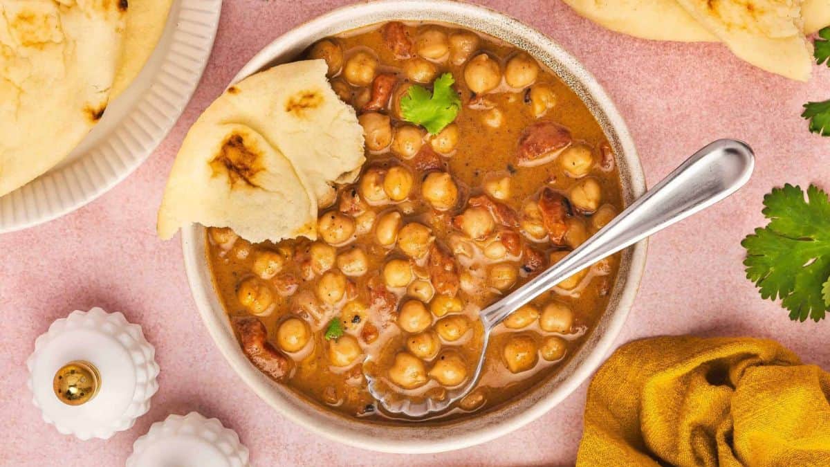 Quick & Creamy 5-Ingredient Chickpea Curry