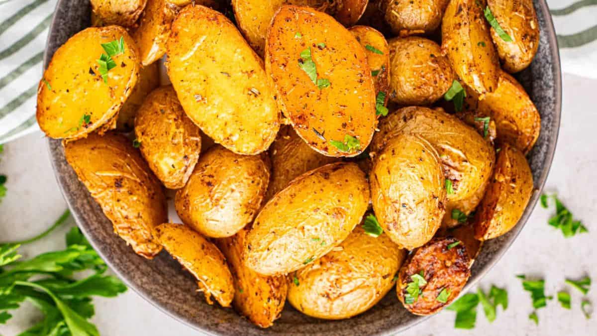 Roasted Baby Potatoes With Garlic And Parmesan