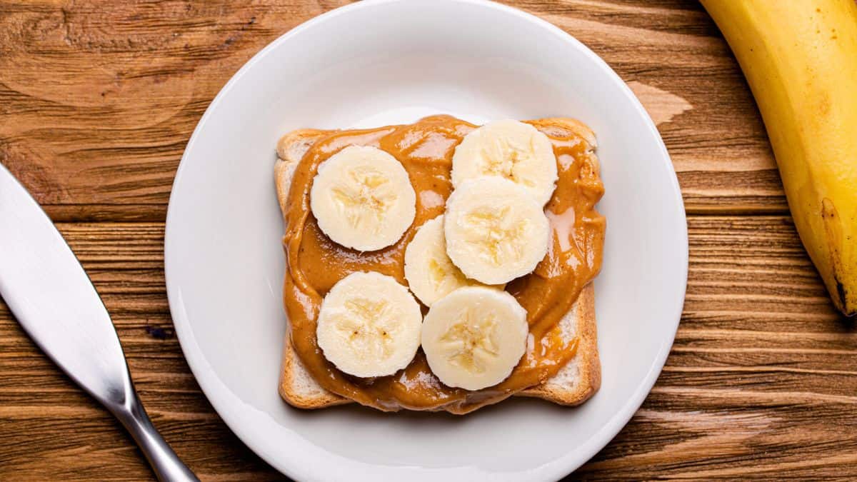 peanut butter with banana toast