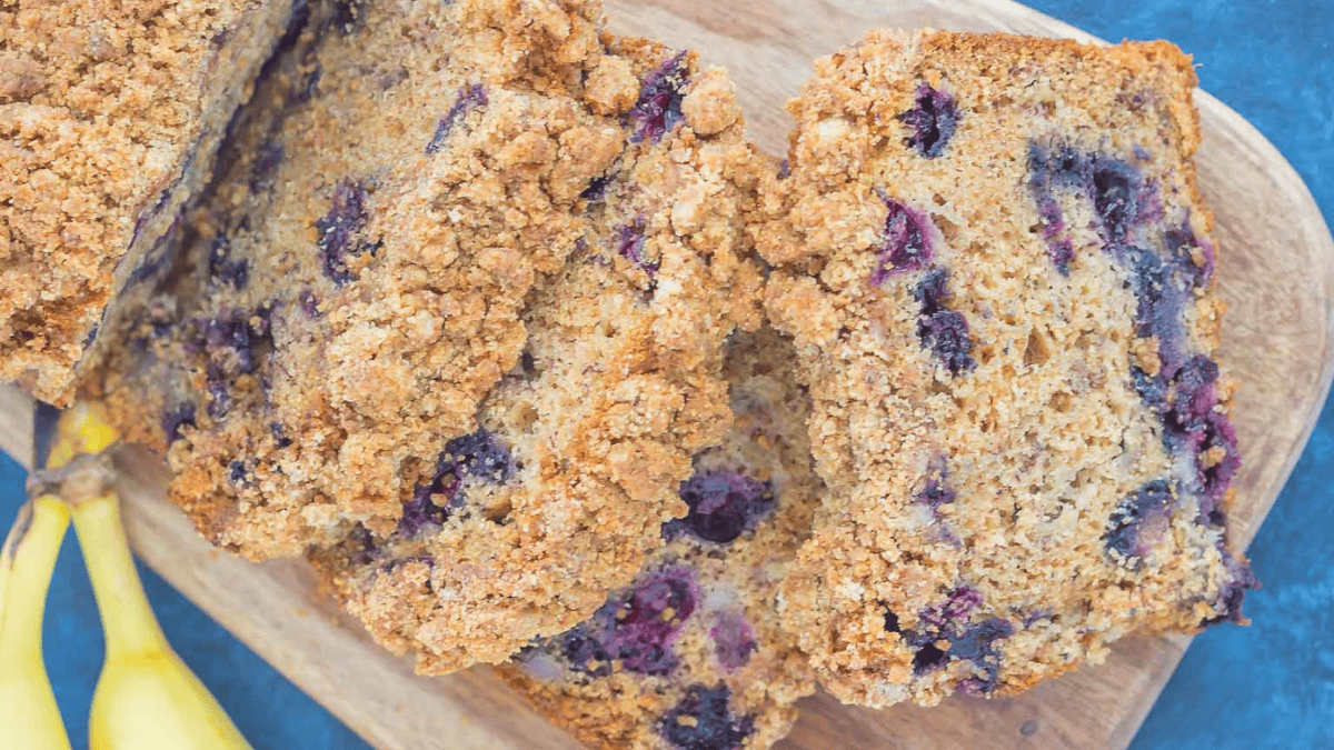 Cinnamon Streusel Blueberry Banana Bread