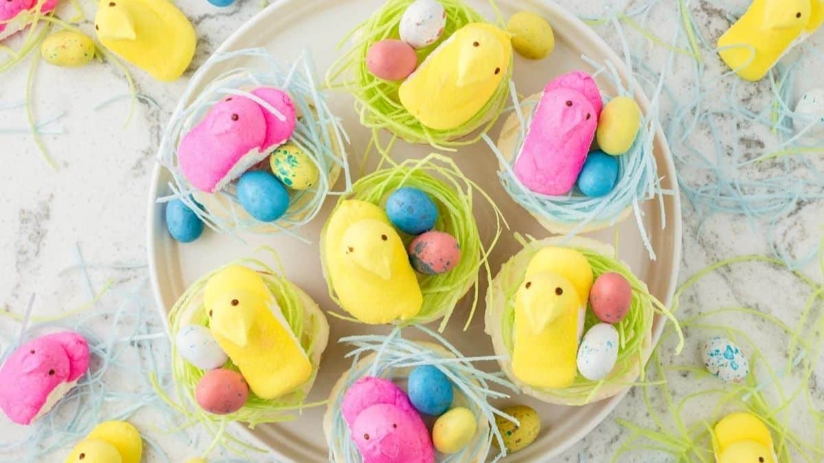 A top shot of Easter Peep Cupcakes, all sitting on plate. 
