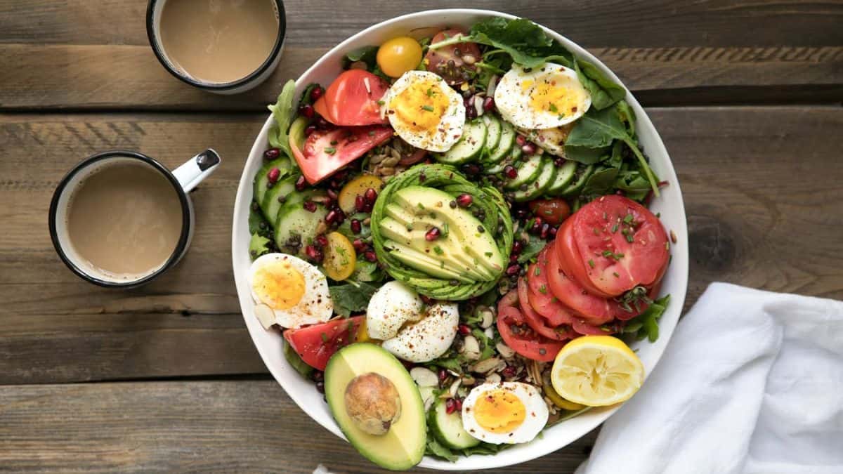 Rocket and Beluga Lentil Breakfast Salad