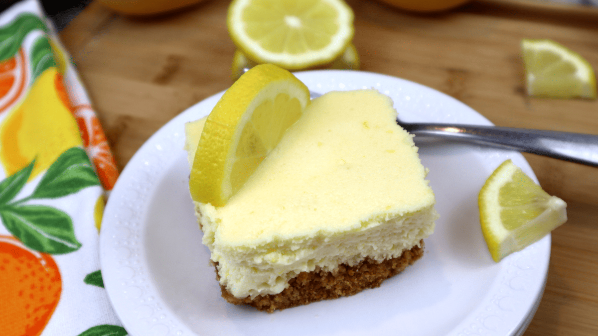 Baked Lemon Cheesecake Bars