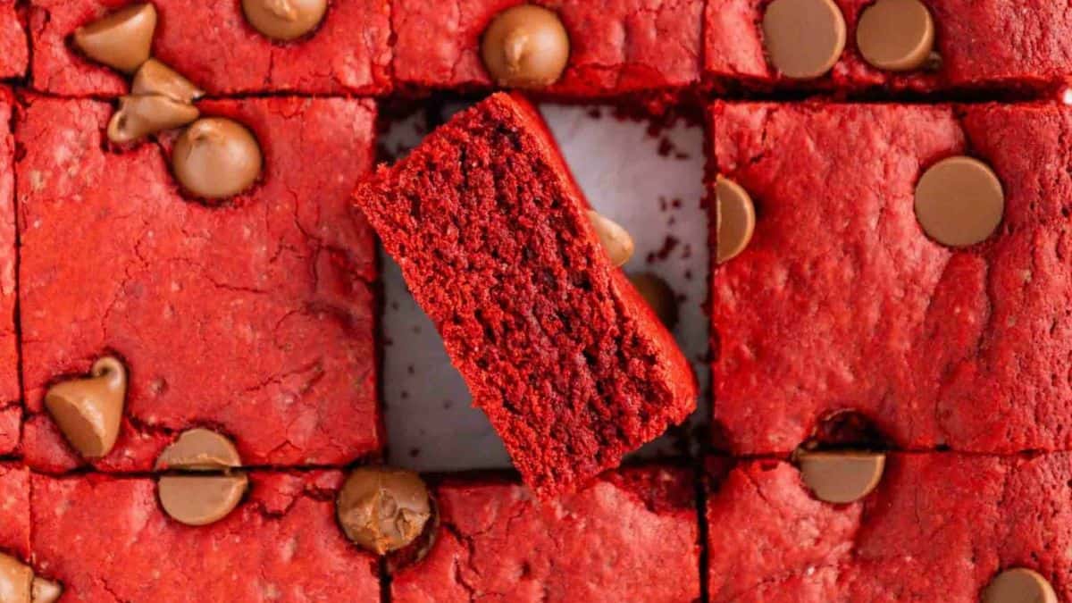 Top shot of a couple of pieces of red velvet brownies 