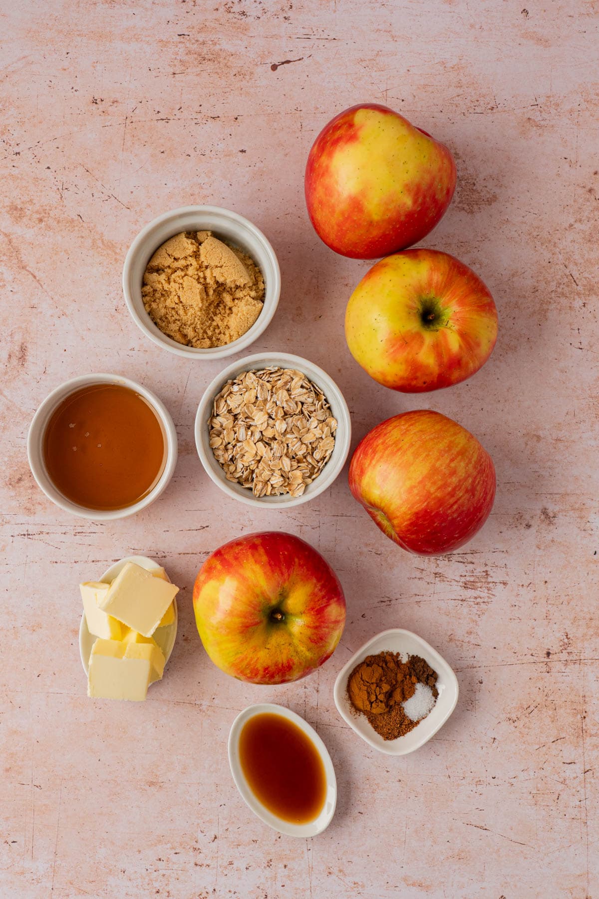 Ingredients needed to make baked apples.